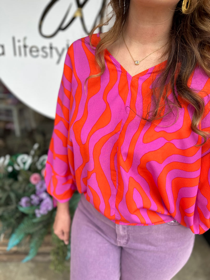 WAVY PRINT TIE SLEEVE V NECK SHIFT TOP IN PINK & RED