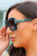 OE: Megan Oversized Gradient Sunglasses